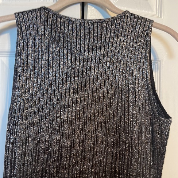 NWT White House Black Markets shimmer Ombre shell sleeveless shirt size XS - Picture 8 of 8